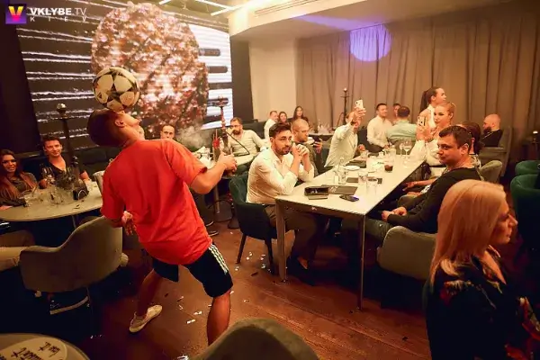 Performance at the Friday Party event at Sparks restaurant.