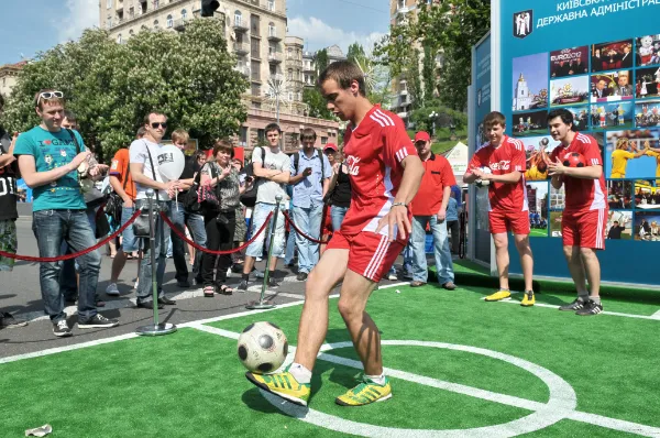 Виступ на фан-фестивалі «Містечко ЄВРО-2012» на запрошення компанії Coca-Cola.