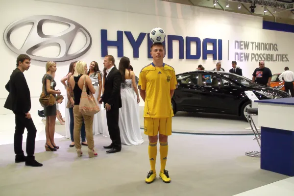 Виступ на презентації компанії Hyundai на міжнародному автосалоні SIA 2011.