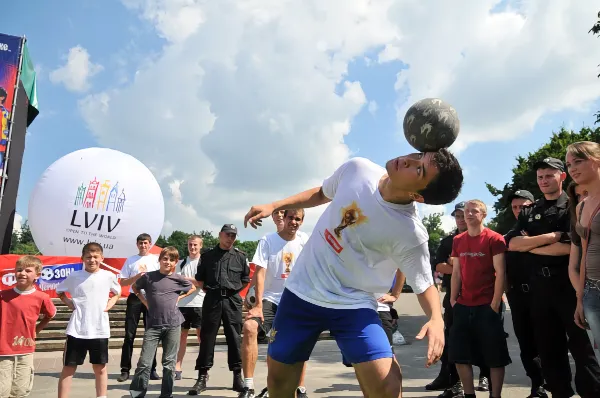 Виступ на фан-зоні Чемпіонату Світу з футболу 2010 від ТМ «Чернігівське».
