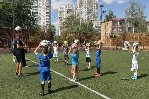 Майстер-клас для дитячої футбольної команди «Аліас-Київ».
